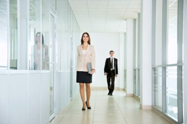 Mientras trabaja, camine y silbe