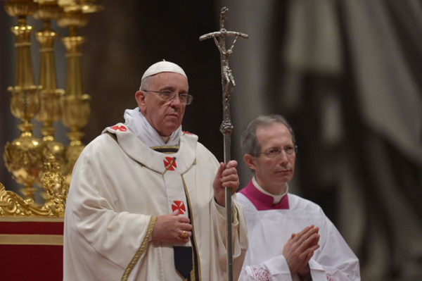 'No temas y confía en Jesús', dice Papa en misa de Navidad