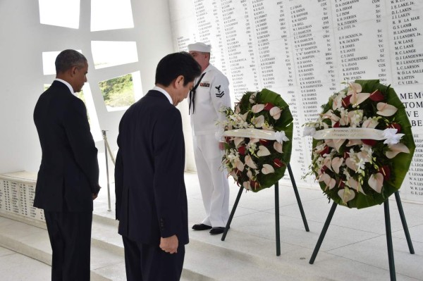 Obama y Abe rinden homenaje a las víctimas de Pearl Harbor