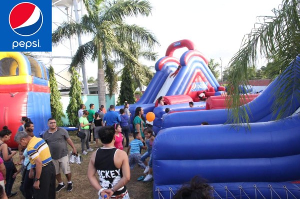 Fotos del ambiente en la feria juniana de San Pedro Sula