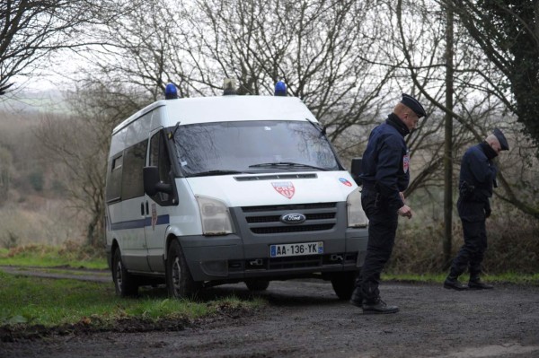 Hombre mata a su familia por unas monedas de oro