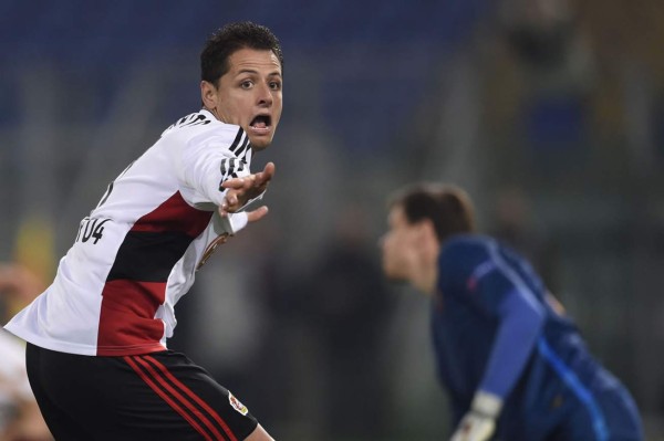 Chicharito marca, pero Leverkusen cae