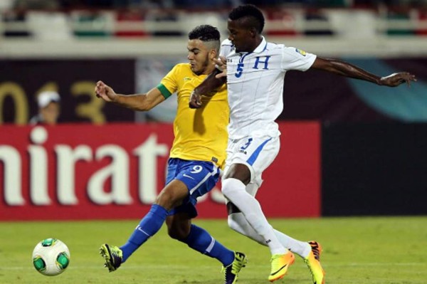 ¡Otro hondureño a México! El Pachuca ficha al defensa Anoal Hernández