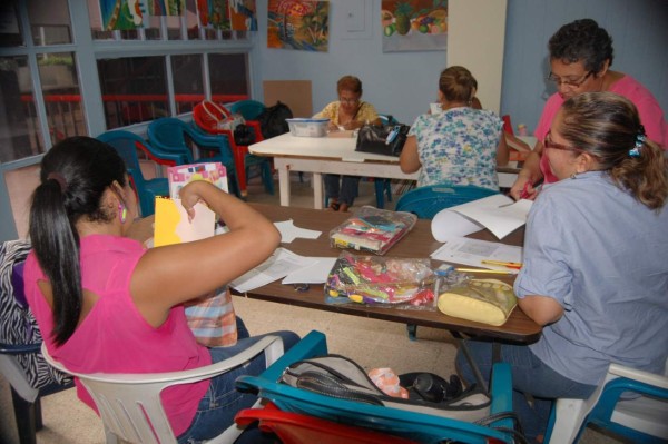 Motivan a mujeres para que sean microempresarias