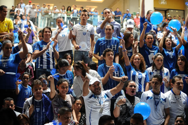 Hondureños alzan su voz: 'Perdimos con dignidad'