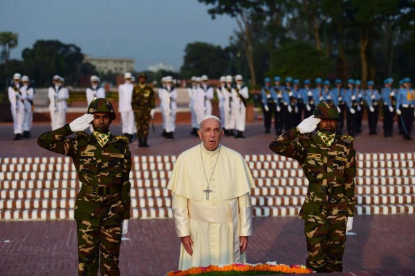 El papa Francisco pide medidas eficaces para los rohinyás