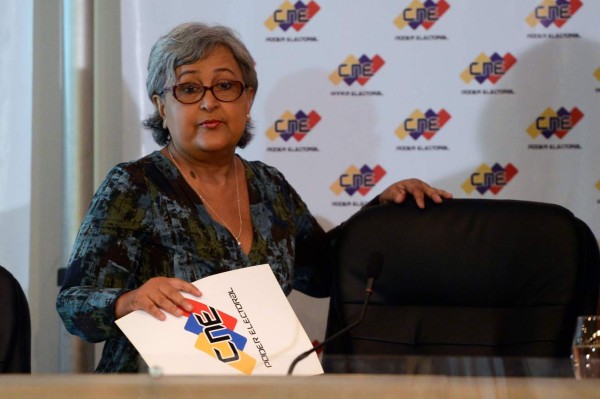 Consejo electoral venezolano reprograma presidenciales para el 20 de mayo