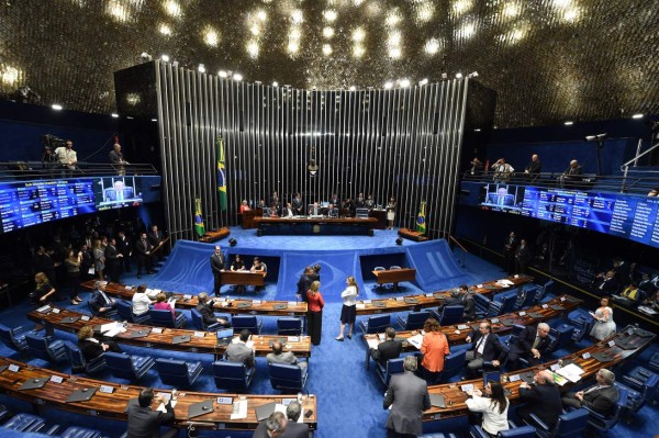 En vivo: Senado configura mayoría a favor de juicio a Rousseff 