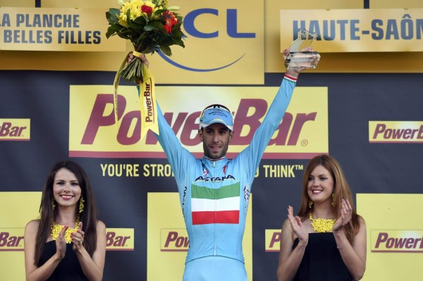 Nibali reconquista el maillot amarillo