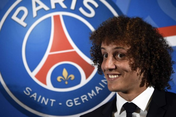 PSG presenta a David Luiz como 'uno de los mejores defensas del mundo'