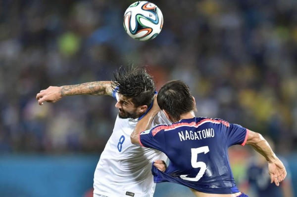 Japón y Grecia firman un empate que no beneficia a ninguno