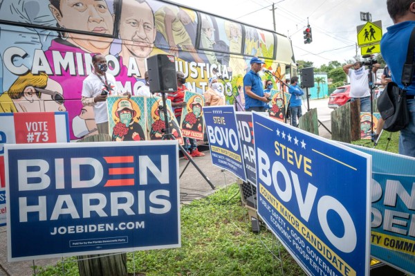 Caravana de tepesianos piden a latinos a salir a votar