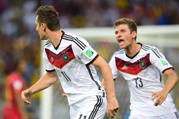 Klose salva a Alemania el día que entra en la historia de Mundiales