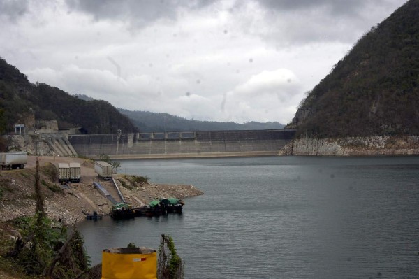 Enee analiza cancelar 18 proyectos de generación