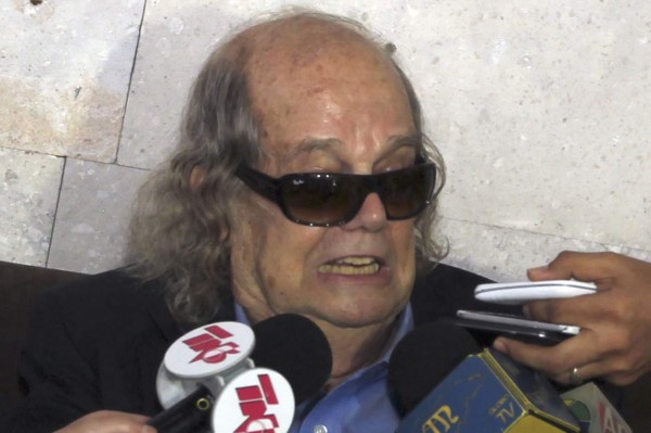 'Manuel Zelaya habla como si indignados fuesen de él”: John Biehl