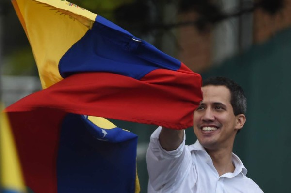 Parlamento venezolano autoriza uso de USD 3,5 millones bajo control de Guaidó