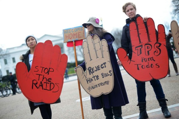 Activistas piden a Obama un TPS para evitar deportaciones