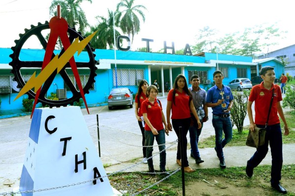 Los genios hondureños que crearon a Jarvis