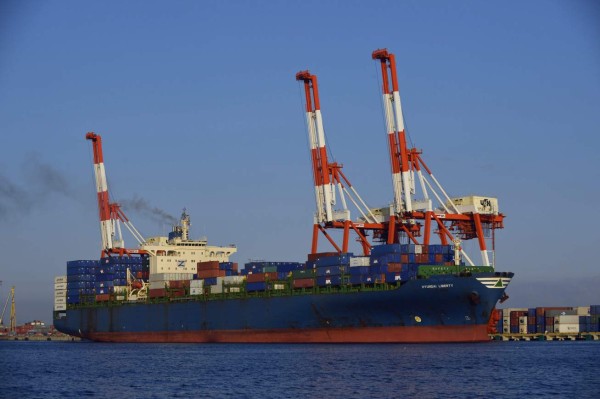 China anuncia aranceles a productos de EEUU