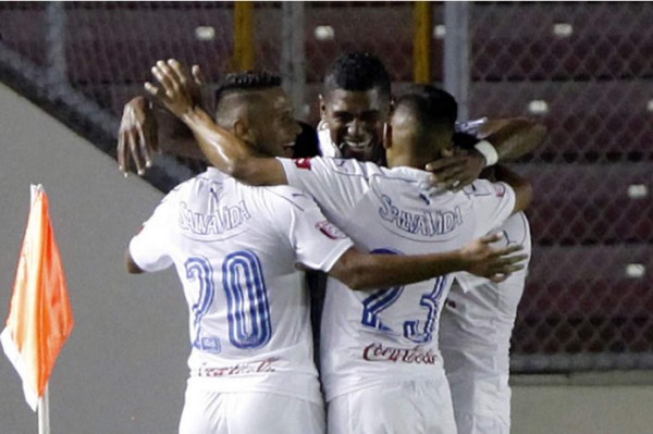 Olimpia masacra al Plaza Amador con goleada histórica y está prácticamente en la final