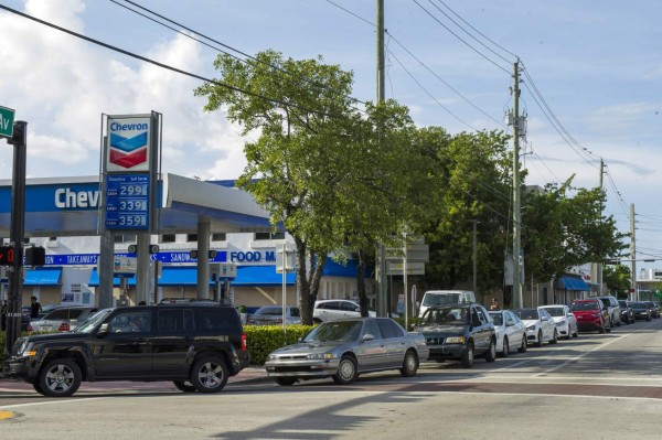 Florida se prepara para embestida frontal de Irma