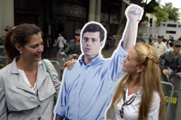 Leopoldo López enfrenta juicio por incitar a la violencia