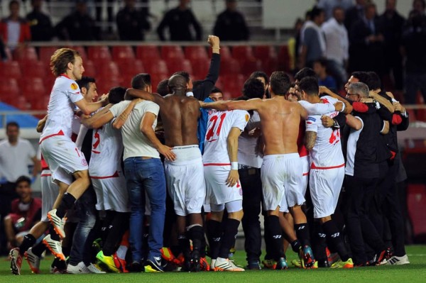 Sevilla se da un festín ante un desconocido Porto y pasa a semifinales