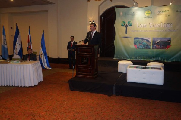 En 35 años, el sector agrícola producirá el 85% de los alimentos