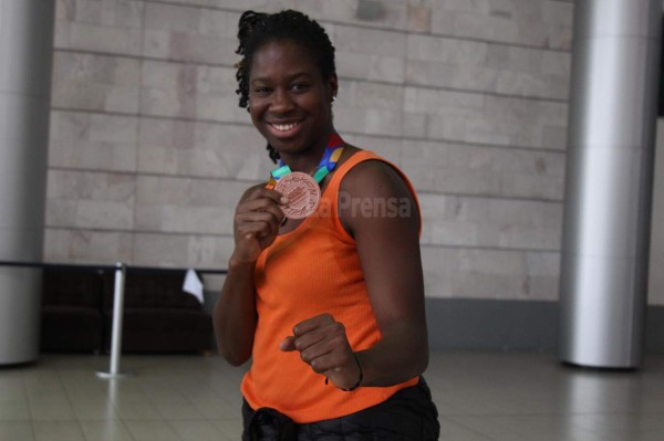 Keyla Ávila regresó a Honduras con la medalla de bronce