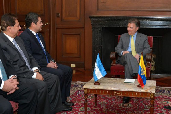 Juan Manuel Santos recibe al presidente electo de Honduras