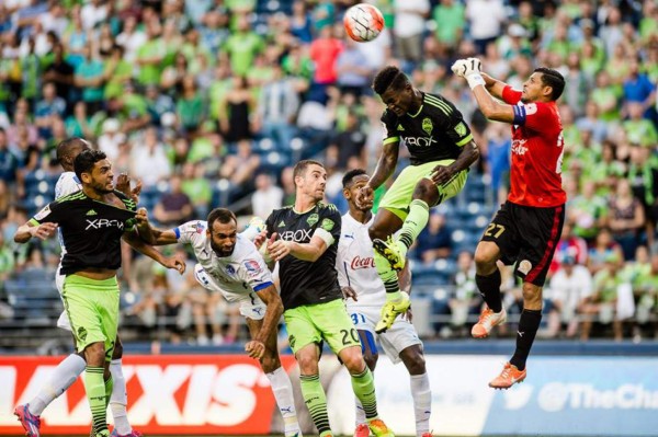 VIDEO: Las grandes tapadas de Noel Valladares ante Seattle