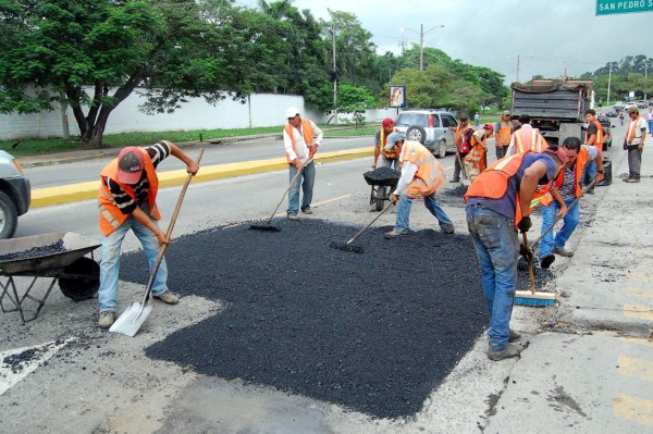 Ajustarán presupuesto para trabajos de bacheo en San Pedro Sula