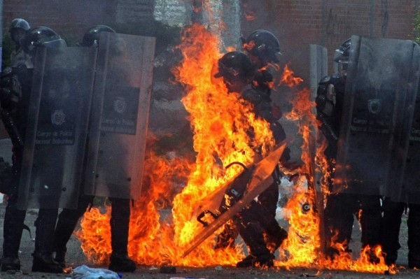 Reprimen protestas por 'racionamiento” en Venezuela