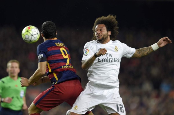 Real Madrid frenó con diez al Barcelona y se quedó con el clásico