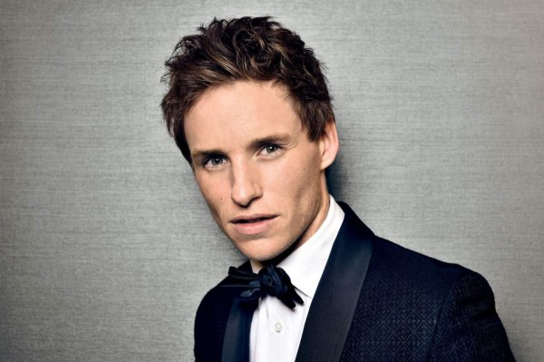 Eddie Redmayne 'usa tacones'