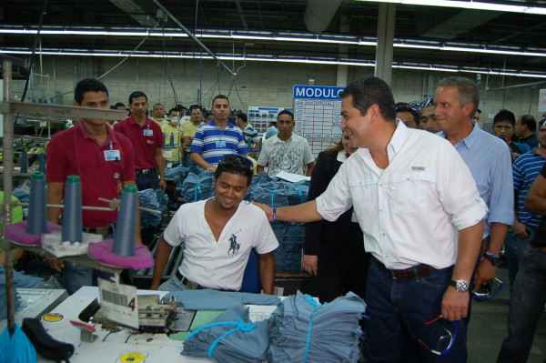Emplean a 80 jóvenes con el programa 'Chamba ahorita”