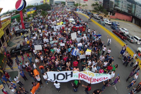 Marcha de Antorchas protestó contra políticos y corrupción