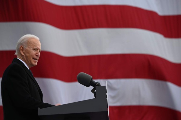 Biden anuncia su apoyo a los inmigrantes y frena construcción del muro al llegar al poder