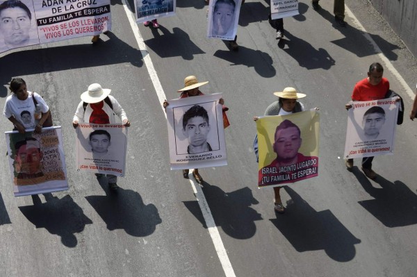 Ayotzinapa, cuatro meses de incógnitas y desconfianza en México