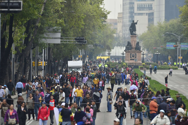Policías refuerzan seguridad en el Senado mexicano ante protesta de maestros