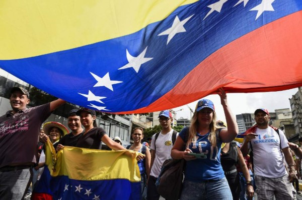 En vivo: Oposición venezolana desafía en las calles a Maduro