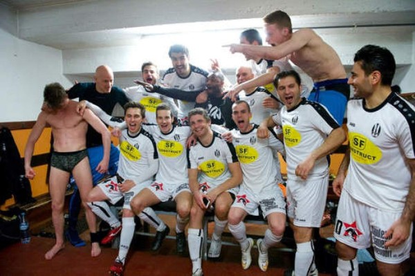 Las imitaciones más divertidas de la foto del Real Madrid en el Camp Nou