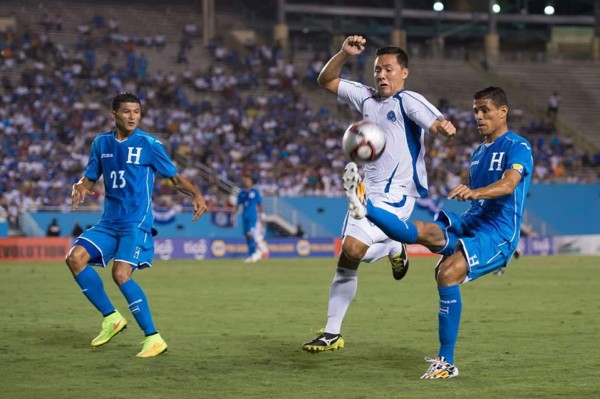 El Salvador se sacude la paternidad y complica a Honduras en la Uncaf