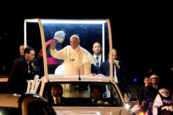 Papa se despide de Sudamérica clamando por los pobres