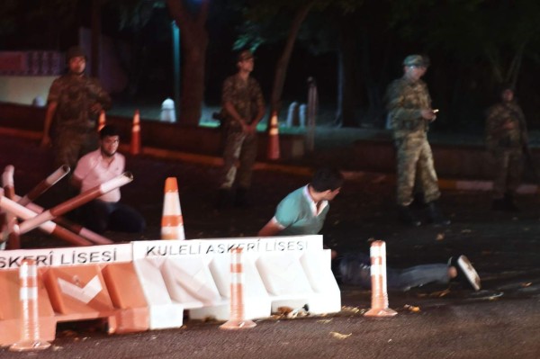 Turquía: Gobierno denuncia intento de golpe de Estado