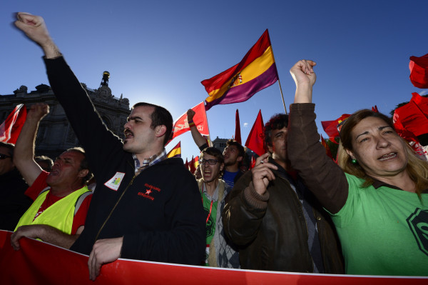 Gigantesca marcha en Madrid contra la austeridad termina con altercados