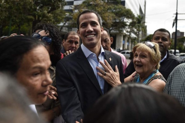 Guaidó sale en caravana a la frontera con Colombia por ayuda humanitaria