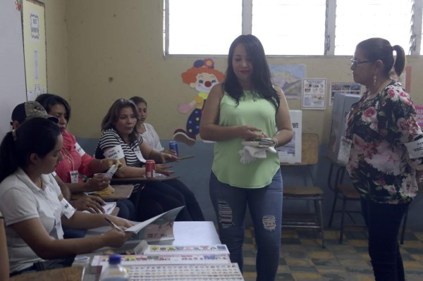 Partido Nacional lidera votaciones de diputados y alcaldes