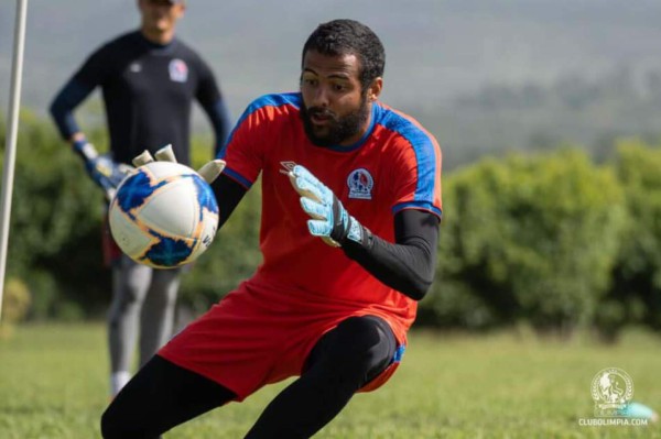 Edrick Menjívar mandó a la banca a Buba López en la selección de Honduras