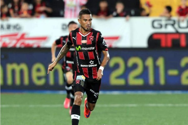 Carlos Discua da el clásico al Alajuelense y lo afianza en la cima